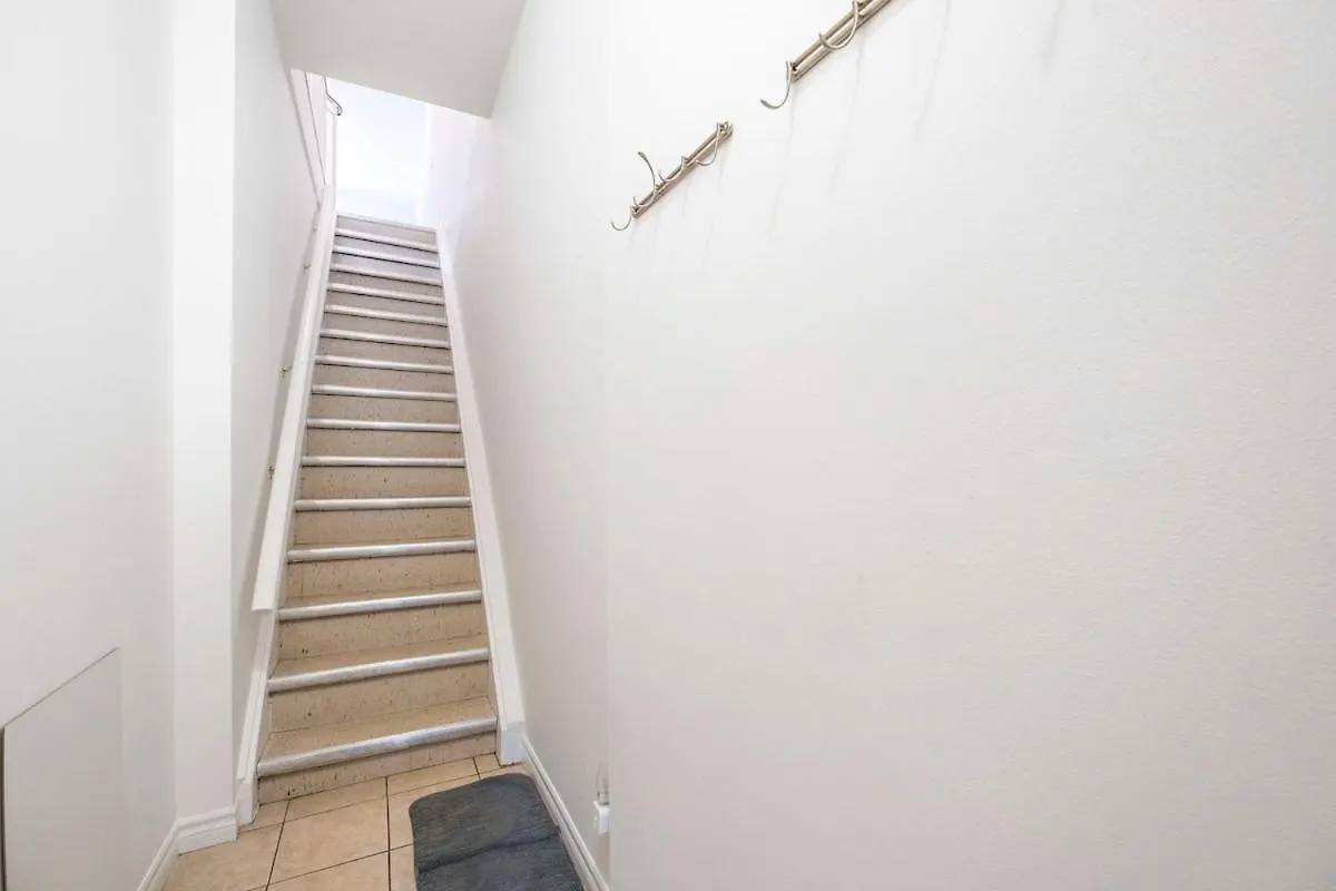 Modern Ossington 1 Bedroom Apartment Toronto