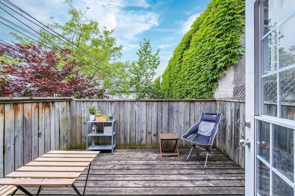 Modern Ossington 1 Bedroom Apartment Toronto